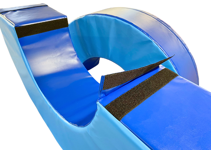 Cirkel 2-delt med velcro er bare helt fantastisk til børn.
Du kan sætte den sammen med andre redskaber fra kategorien sjov og leg til gymnastik.
I børnehaven vil disse også være et hit, da man kan lege motorik og balance ind i børnene og så bliver d