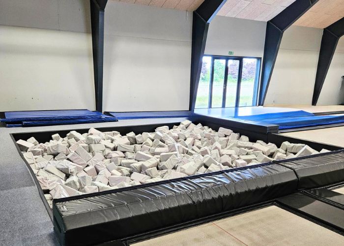 Grå skumklodser leveret fra Gymnashop.dk til Søndersø Hallerne