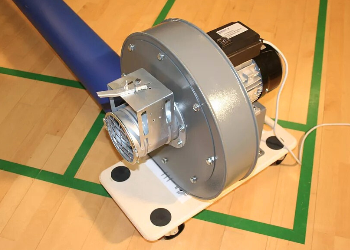 Blæser til airtrack Classic 50 cm.
Parloc blæser til airtrack monteret på træplade,
så den er nem at flytte rundt med.
1.5 kwh.
Vægt ca. 30 kg
230 V.