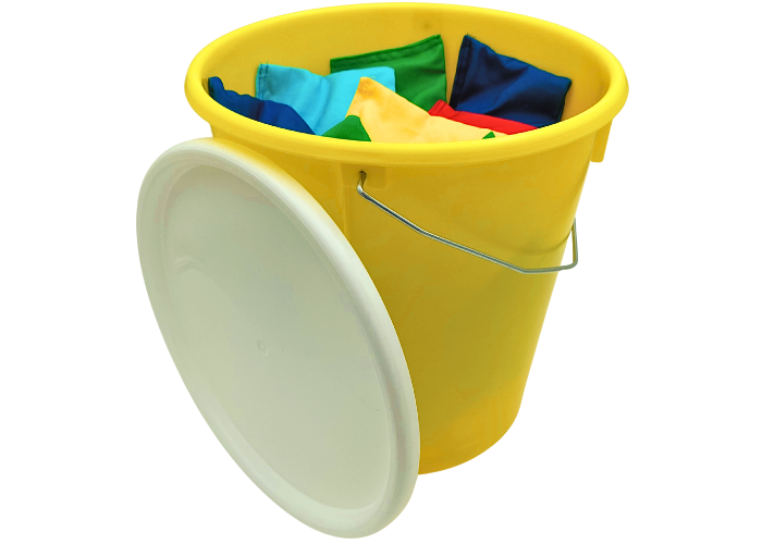 Spand med 40 Ærteposer – Farverig Motoriktræning i Praktisk Pakning.
Gør motoriktræning og leg nem og tilgængelig med denne praktiske plastikspand med låg, fyldt med 40 slidstærke ærteposer i assorterede farver. Perfekt til institutioner, skoler, gym