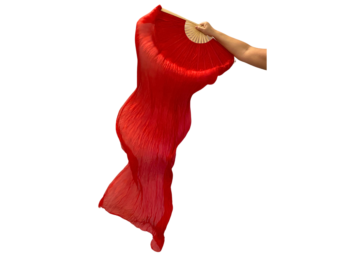 Viftevimpler er et af de nyeste håndredskaber på markedet. Viftevimplerne findes i flere forskellige flotte farvekombinationer.
Viftevimplen er fremstillet af 170 x 80 cm let og smidigt silkestof, monteret på en 55 cm bred vifte lavet af bambustræ.
E