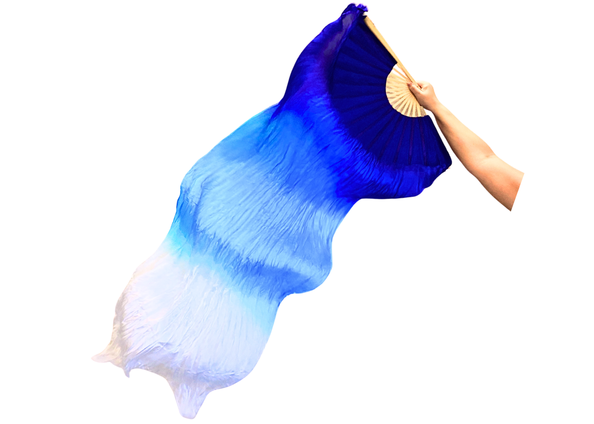 Viftevimpler er et af de nyeste håndredskaber på markedet. Viftevimplerne findes i flere forskellige flotte farvekombinationer.
Viftevimplen er fremstillet af 170 x 80 cm let og smidigt silkestof, monteret på en 55 cm bred vifte lavet af bambustræ.
E