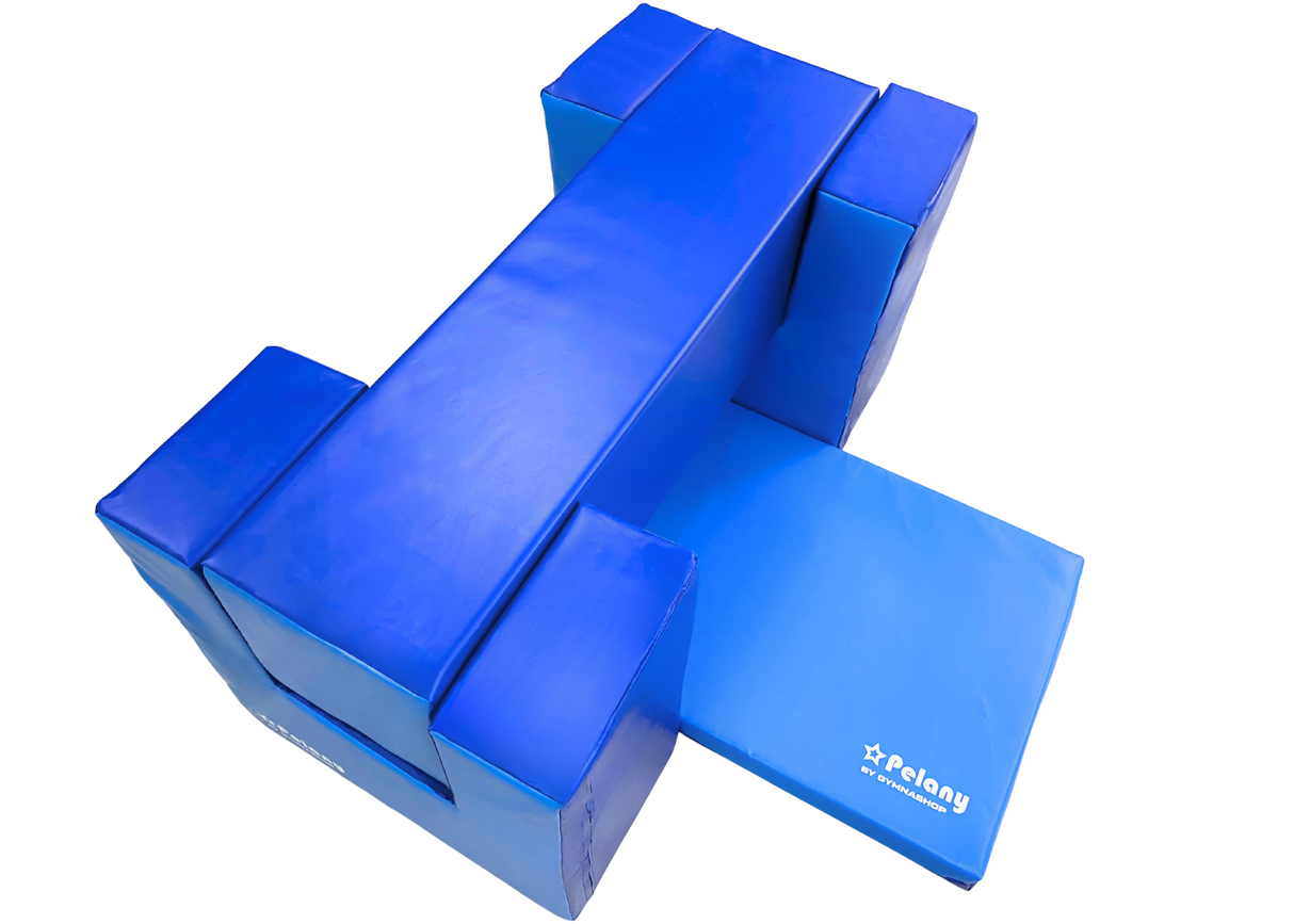 Modulsystem 2. Består af 4 forskellige moduler.
1 firkantet bjælke
2 klodser, hvor den firkantet bjælke kan monteres.
1 måtte
Lav sjove forhindringer til børnehave børn og de mindste gymnaster.
Udført i 700 g/m2. PVC dug.
Vask betrækket med vand og