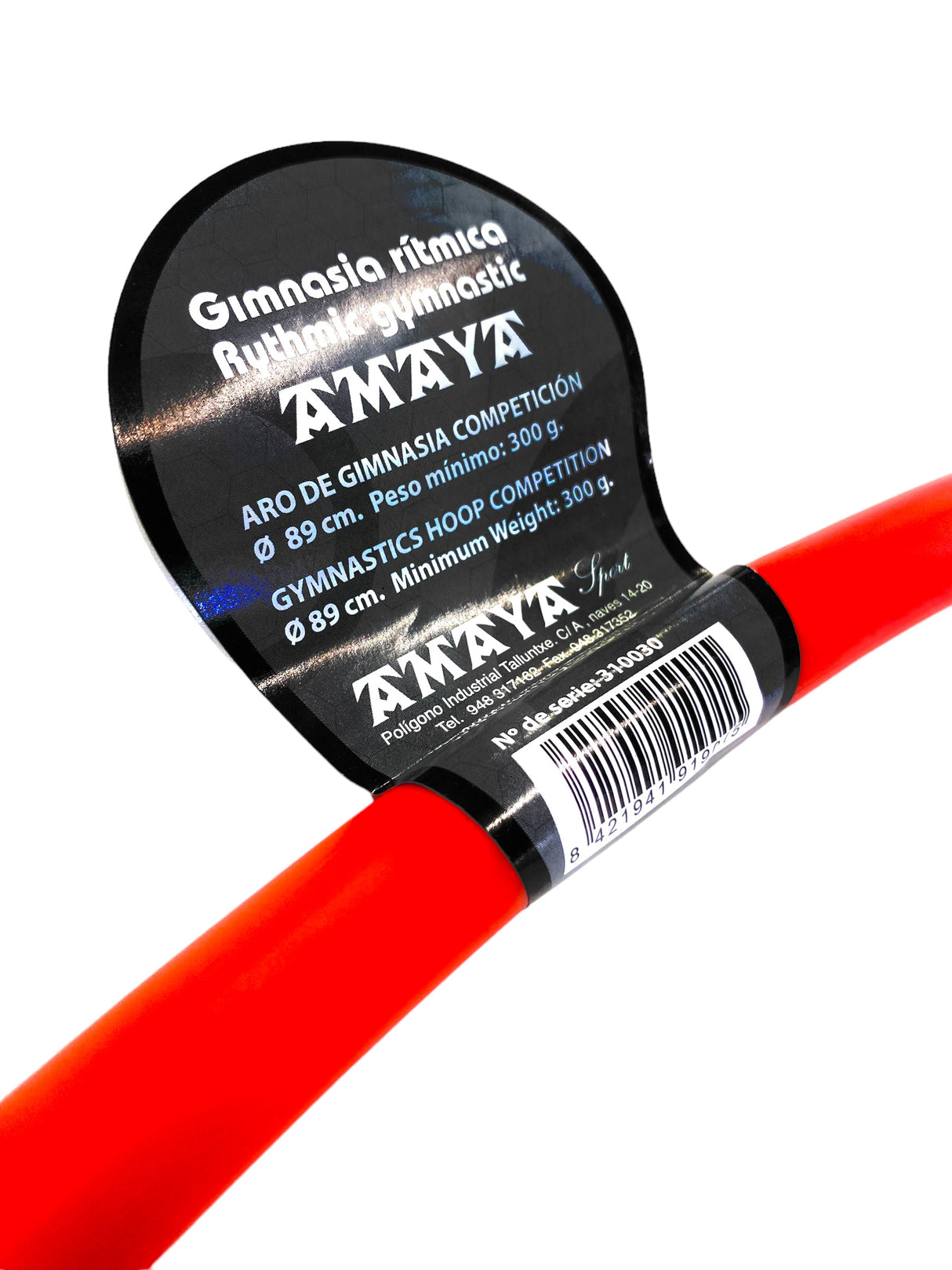 Amaya tøndebånd, rød, diameter 89 cm, vægt 300 g. Superfint tøndebånd til rytmisk gymnastik, træning og opvisning. Tøndebåndstape er unødvendigt, da tøndebåndet allerede har en flot rød farve, men hvis man f.eks. ønsker et stribet look kan dekorere m