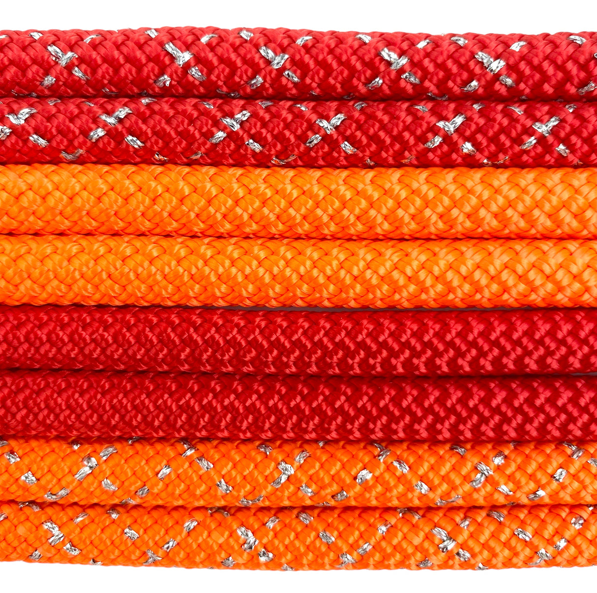 Sjippetov Pastorelli NEW ORLEANS.
Pastorelli NEW ORLEANS sjippetov er af den bedste kvalitet og et foretrukkent mærke hos topgymnasterne indenfor rytmisk gymnastik.
FIG-godkendt til konkurrencer.
Længde 3 m.
Diameter 9 mm.
Sjippetovet har en god t