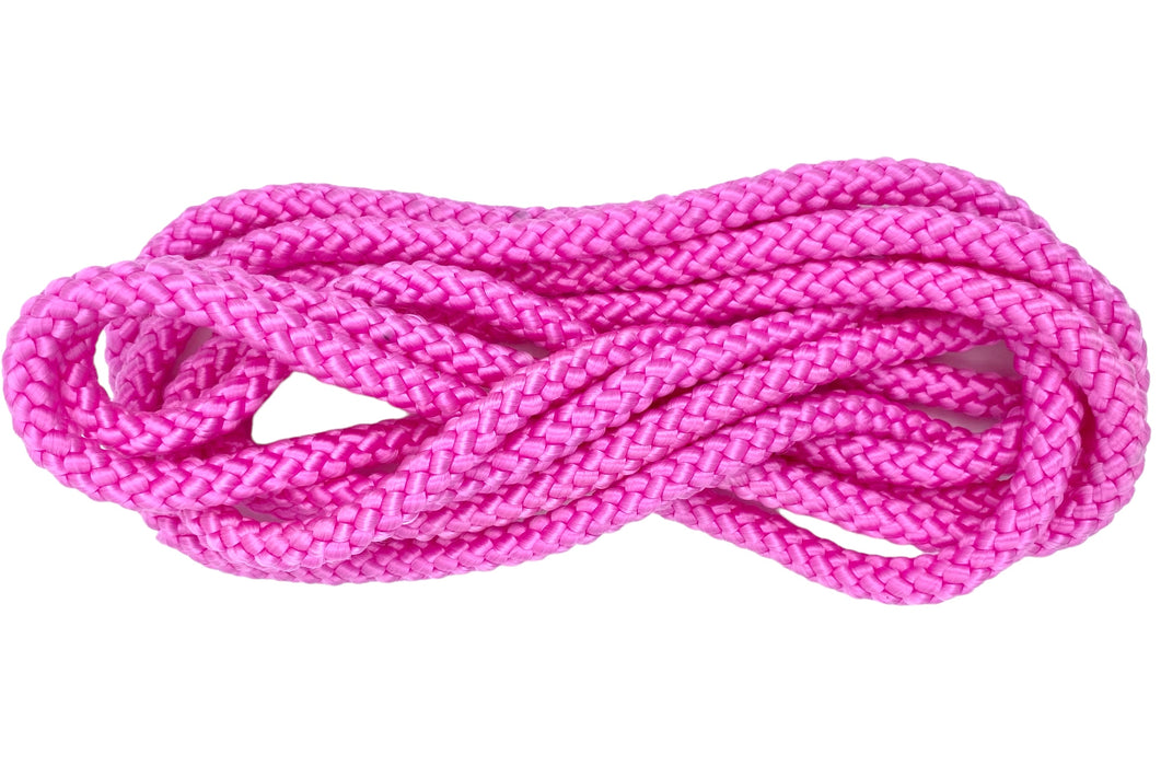 Sjippetov MALA, Pink.
MALA sjippetov i flotte klare farver. Rigtig gode, slidstærke sjippetove til skoler, foreninger og institutioner.
Sjippetovet er 3 m, men kan afkortes efter behov, så det tilpasses alle aldersgrupper - vi hjælper dig gerne.
Lækker, blød kvalitet til gymnastik, leg og træning.