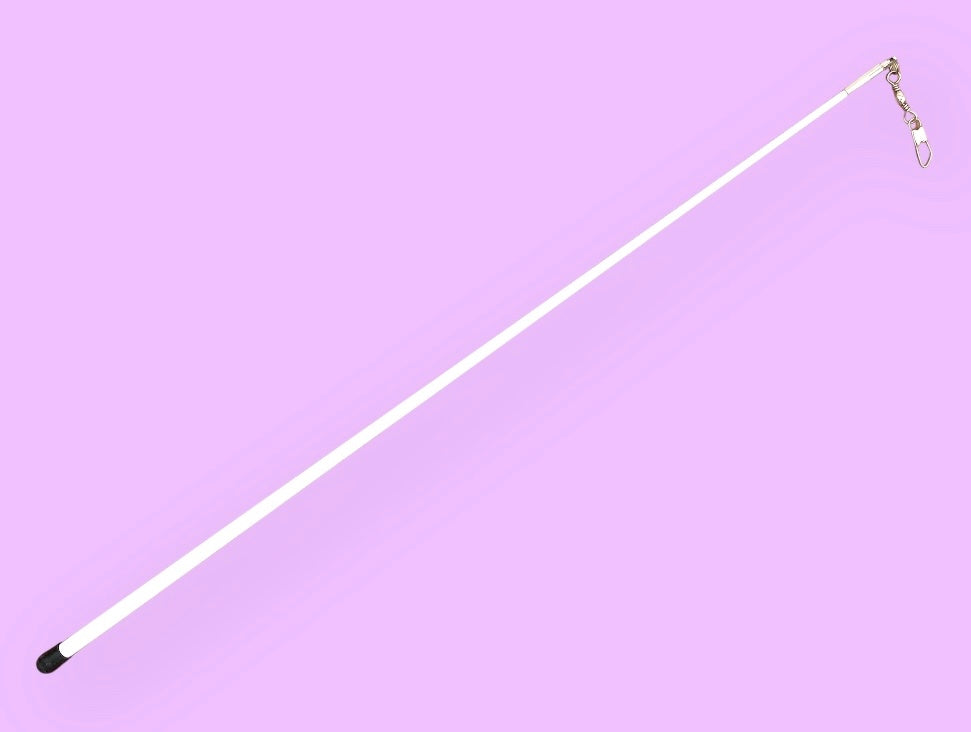 MALA vimpelstang til rytmisk gymnastik.
Klassisk hvid vimpelstang i glasfiber, med endeprop i gummi, samt øje og svirvel til vimpelmontering.
Rigtig god kvalitet.
Designet til at give gymnasten optimal effekt af koreografier, sving og kast med vimpl