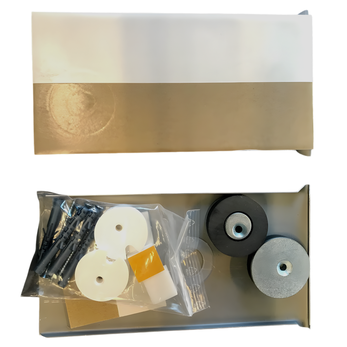 Skjult ophæng til spejle