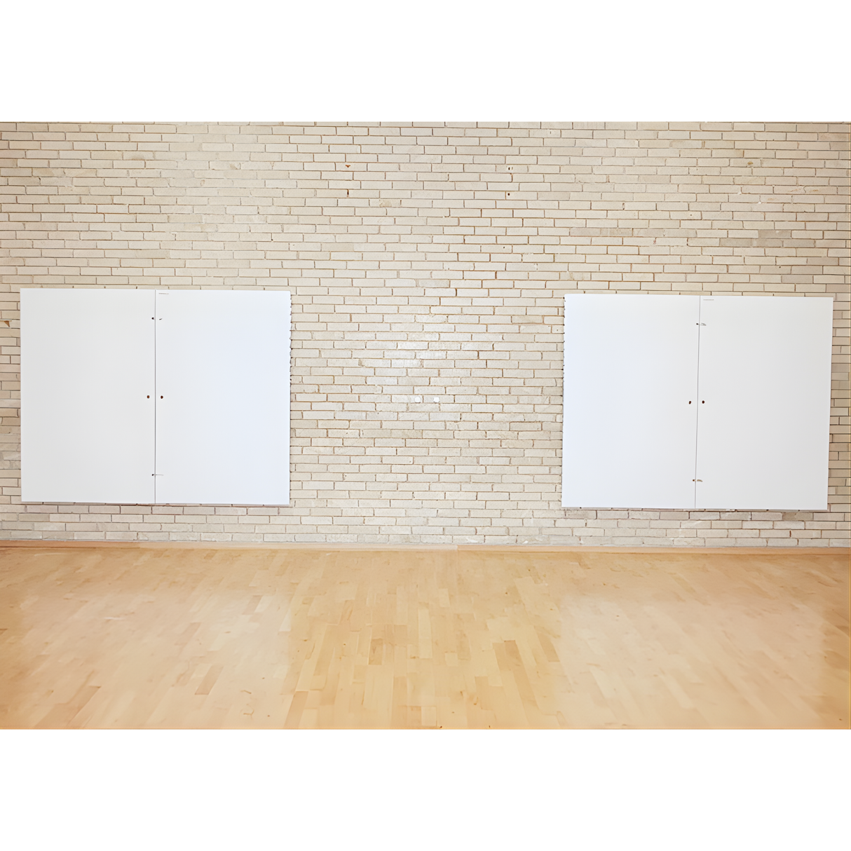 Væghængt spejlskab med sidespejle L300 cm