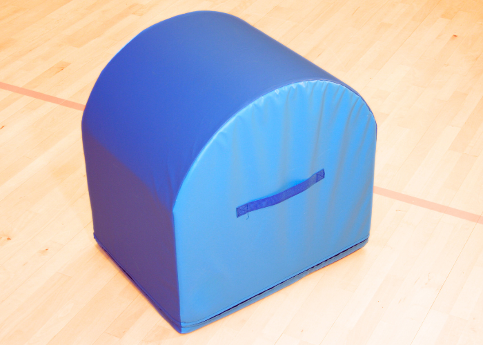 Rulleplint.
Rulleplint er et fantastisk alsidig træningsredskab for både store og små.
Børnehaver, skoler og idrætsforeninger

Kan bruges til forhindringsbaner, flikk-flakk, håndstand og meget mere.

Skumkerne 25 kg. pr. m3.
700 g/m2. PVC dug.
Skrids