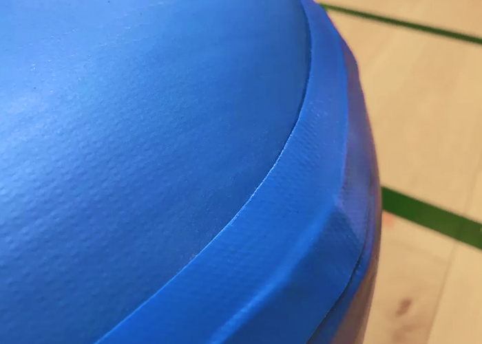 Airtrack Pro 30 cm er et airtrack som henvender sig til gymnastikforeninger, efterskoler og skoler. Der er masser af spring og effektfuldt afsæt til alle aldersgrupper. Hårdhed kan let og hurtigt tilpasses gymnasternes alder og niveau.  Findes i 2 me