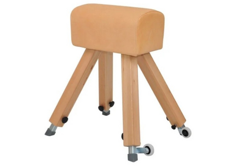 Buk med højdeindstillinger fra 90-140 cm. Springer 5 cm. pr. højdeindstilling.
Træben med indvendigt stålben og naturlæder.
Ben er monteret med gummifødder.