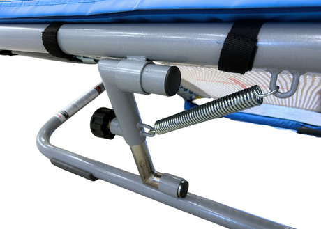 Boost Board Hawk.

Ergonomisk udformet minitrampolin til kraftfulde afsæt.

Velegnet til børnespring, da den er let at hoppe op i for de mindste.

Skridsikker fødder og med transporthjul.

Højderegulering fra ca. 26-32 cm

Open-end model.