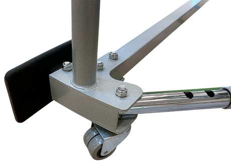 Minitrampolin FALCON® XS - Børnetrampolin fra Pelany.
Designet til at opfylde alle krav og forventninger til den perfekte børnetrampolin.
Minitrampolin FALCON® XS fra Pelany kan højdeindstilles i skråfunktionen/hældningen, således at springeffekten k