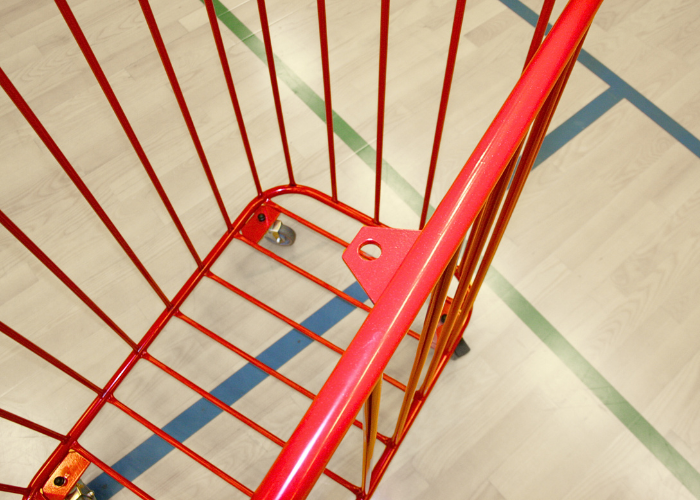 Boldvogn med 4 hjul.
Låg kan låses med hængelås.
Der er plads til ca. 40 stk. bolde Ø19 cm. eller 50 stk. bolde Ø16 cm.
Monteret med gasfjeder i låg.