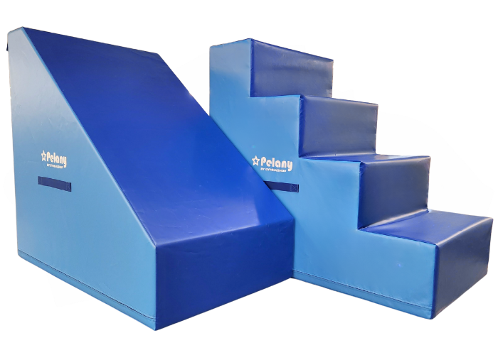 Modulsystem 9. Består af 2 moduler.
Trappe med 4 trin og glidekile.

Hver del måler H60 cm x B60 cm x L120 cm.

Brug den sammen med andre modulsystemer og få den flotteste forhindringsbane eller flere dele når I leger jorden er giftig. Kun fantasien 