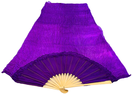 MALA viftevimpel. Viftevimpler er et af de nyeste håndredskaber på markedet. Viftevimplerne findes i flere forskellige flotte farvekombinationer.
Viftevimplen er fremstillet af 170 x 80 cm let og smidigt silkestof, monteret på en 55 cm bred vifte lav