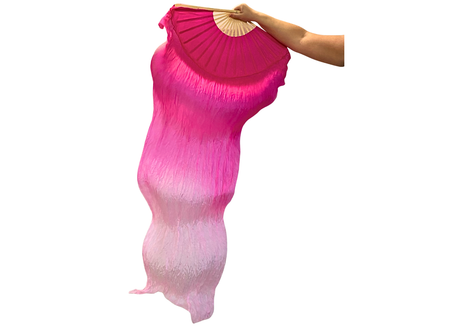 Viftevimpler er et af de nyeste håndredskaber på markedet. Viftevimplerne findes i flere forskellige flotte farvekombinationer.
Viftevimplen er fremstillet af 170 x 80 cm let og smidigt silkestof, monteret på en 55 cm bred vifte lavet af bambustræ.
E