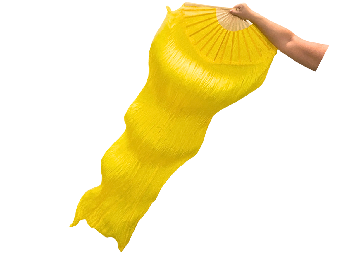 Viftevimpler er et af de nyeste håndredskaber på markedet. Viftevimplerne findes i flere forskellige flotte farvekombinationer.
Viftevimplen er fremstillet af 170 x 80 cm let og smidigt silkestof, monteret på en 55 cm bred vifte lavet af bambustræ.
E