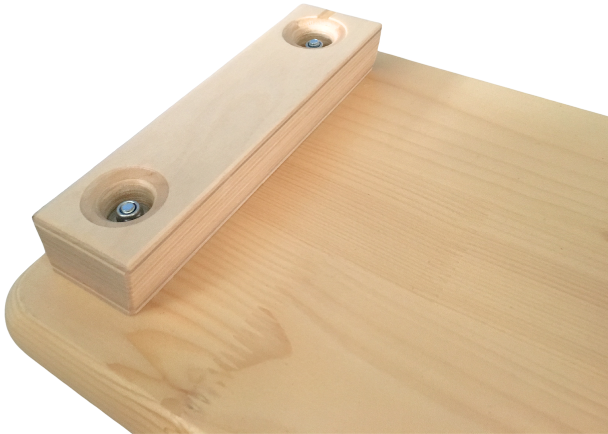 En gymnastikbænk og balancebom er nogle af grundredskaberne i gymnastik, især i børnegymnastikken er de nærmest uundværlige.
Vi har kombineret de to redskaber til ét, så gymnastikbænken kan vendes på hovedet, og dermed kan den smalle del bruges som b