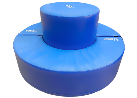 Modulsystem 5. Modulsystem 5 består af:
1 cylinder
1 cirkel, der kan deles i 2.
Et fint sæt hvor man kan skabe mere siddeplads eller en stillestående karrusel, man kan øve balanse på.
Alle delene kan bruges hver for sig og sammen :-)

Udført i 700 g/