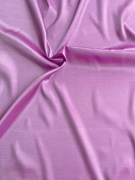 Violet.
Rytmeflag til rytmisk gymnastik, herunder både holdgymnastik og individuel gymnastik, dans, børnerytmik, motorik, bevægelseslege, træning og opvisning. Gymnastik håndredskab med flot visuel effekt. Rytmeflaget laver smukke, bølgende bevægelse