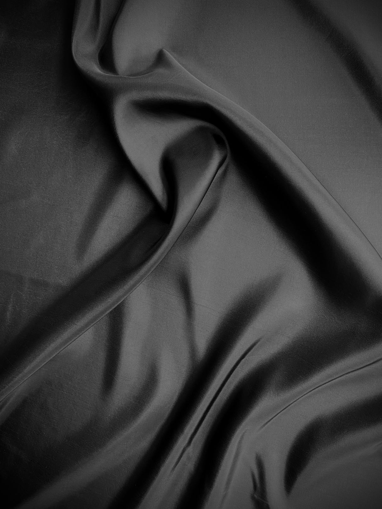 Sort. 
Rytmeflag til rytmisk gymnastik, herunder både holdgymnastik og individuel gymnastik, dans, børnerytmik, motorik, bevægelseslege, træning og opvisning. Gymnastik håndredskab med flot visuel effekt. Rytmeflaget laver smukke, bølgende bevægelser