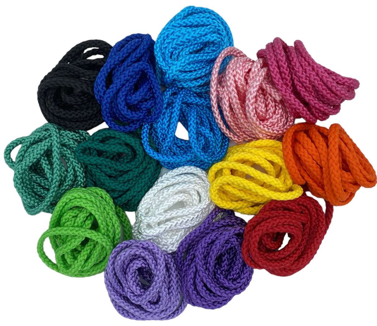 Amaya sjippetove 3m til rytmisk gymnastik. Sjippetovet fås i farverne sort, blå, grøn. petrolgrøn, turkis, lys blå, lys grøn, gul, hvid, pink lys, lilla lys, lilla mørk, pink mørk, orange og rød. 
Super godt kvalitetsprodukt fra Amaya. Sjippetov til 