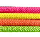 Amaya COMPETITION sjippetov.

Sjippetov til rytmisk gymnastik i absolut topkvalitet fra Amaya. FIG godkendt til konkurrencegymnastik. 
Super tæt vævning og en vægt på hele 210 g, som giver sjippetovet optimal tyngde til udførelse af komplekse sving, 