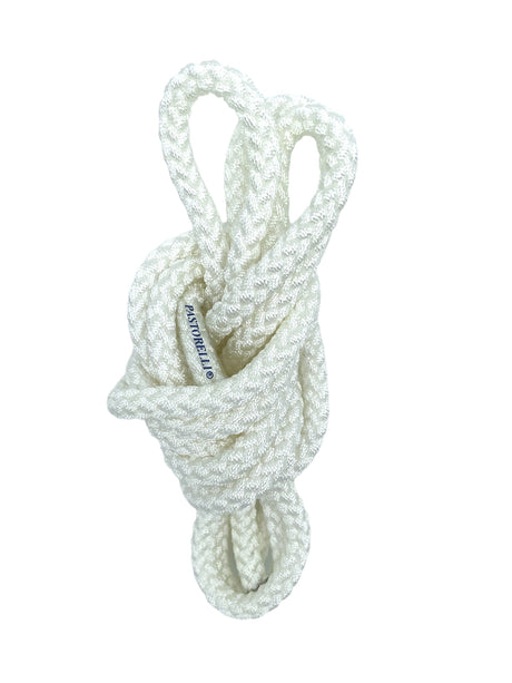 Sjippetov Pastorelli PATRASSO, Hvid.
Ensfarvet sjippetov med god vægt og tyngde til rytmisk gymnastik, opvisning og konkurrence.
Dette produkt er F.I.G. godkendt og kan bruges til konkurrencer.
Nylontov på 315 cm.