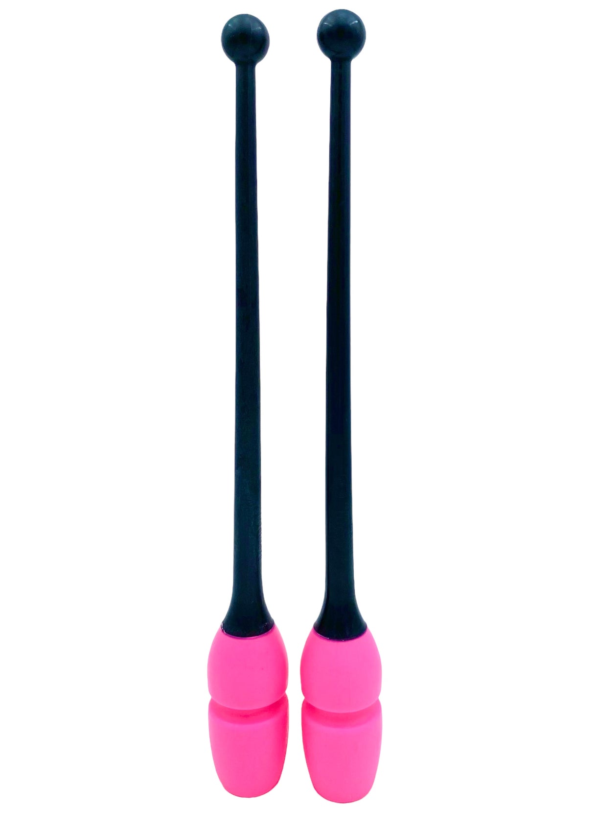 Tofarvet gymnastikkølle fra Pastorelli med en krop (den pink del) af gummi, hvilket gør, at køllen kan stødes mod gulvet og springe tilbage. 
Køllerne kan også sættes sammen i forlængelse af hinanden.

En farverig kølle til træning, opvisning, show o