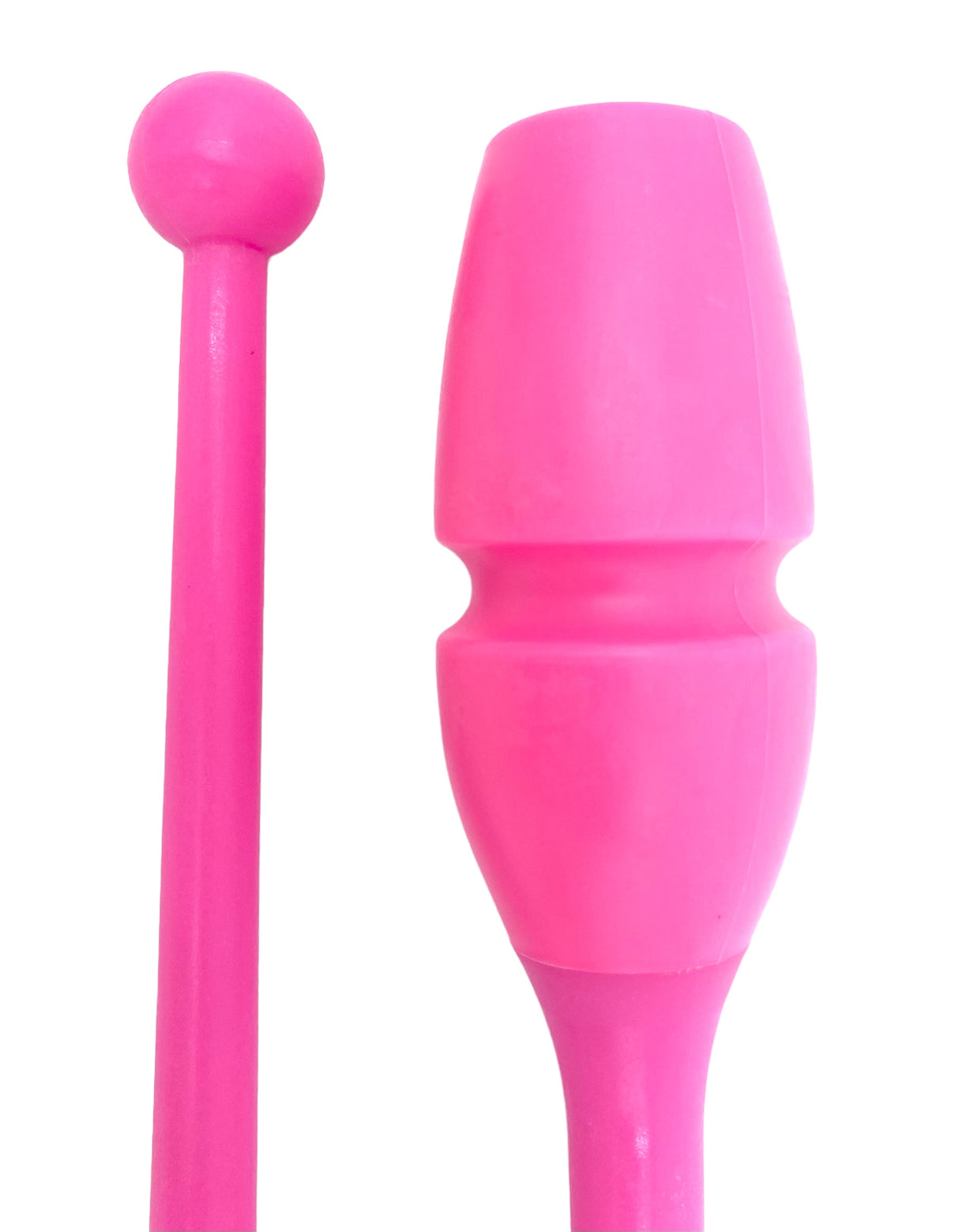 MASHA gymnastikkølle fra Pastorelli med både bounceeffekt og connectable.
Bounce betyder at køllen er lavet af gummi og derfor kan stødes mod gulvet og springe tilbage.
Connectable betyder at køllerne kan også sættes sammen i forlængelse af hinanden.