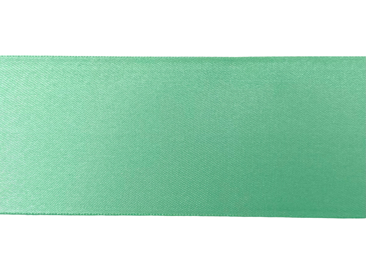 Amaya Vimpel til rytmisk gymnastik.

Amayas vimpel er det perfekte valg for rytmiske gymnaster, uanset om det er til træning eller opvisning.
Vimplerne er 6 meter lange og er lette nok til at bevæge sig elegant gennem luften, men har stadig tilstrækk