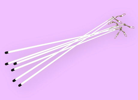 MALA vimpelstang til rytmisk gymnastik.
Klassisk hvid vimpelstang i glasfiber, med endeprop i gummi, samt øje og svirvel til vimpelmontering.
Rigtig god kvalitet. 
Designet til at give gymnasten optimal effekt af koreografier, sving og kast med vimpl