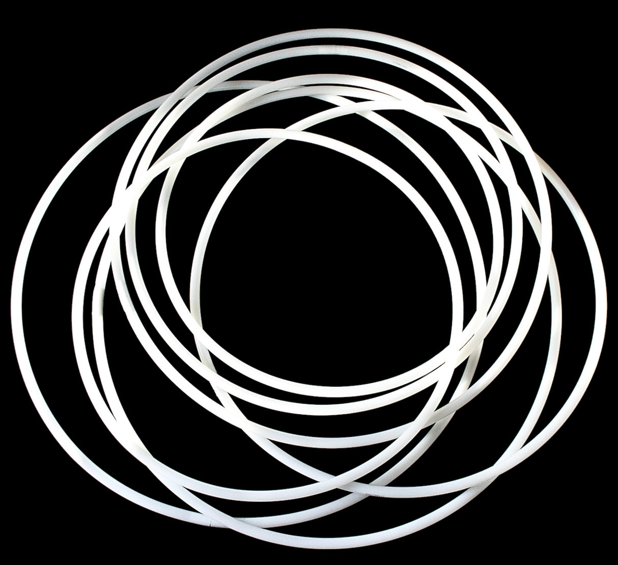 SIDNEY Pastorelli Tøndebånd. 
Snit diameter 14-15 mm. 
Fås i størrelse 80, 85 og 90 cm, som refererer til tøndebåndets indre diameter.
Tøndebåndet er hvidt og sælges uden tøndebåndstape. Se vores enorme udvalg af tøndebåndstape!
Tøndebåndet SIDNEY fr