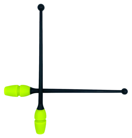 Tofarvet gymnastikkølle fra Pastorelli med en krop (den orange del) af gummi, hvilket gør, at køllen kan stødes mod gulvet og springe tilbage. 
Køllerne kan også sættes sammen i forlængelse af hinanden.

En farverig kølle til træning, opvisning, show