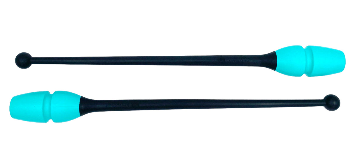 Tofarvet gymnastikkølle fra Pastorelli med en krop af gummi, hvilket gør, at køllen kan stødes mod gulvet og springe tilbage. 
Køllerne kan også sættes sammen i forlængelse af hinanden.

En farverig kølle til træning, opvisning, show og konkurrence.
