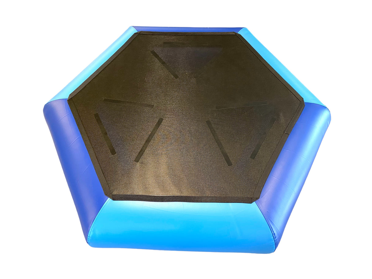 Hoppeburger ø150 cm.
700 g/m2. PVC dug.

Den bedste trampolin til de helt små.

Med denne burger kan der hurtig leges øvelser ind til motorik, balance og hoppetræning

Det er så sjovt for børnene når der læres med leg.