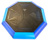 Hoppeburger ø 200 cm.
700 g/m2. PVC dug.

Den bedste trampolin til de helt små.

Med denne burger kan der hurtig leges øvelser ind til motorik, balance og hoppetræning

Det er så sjovt for børnene når der læres med leg.