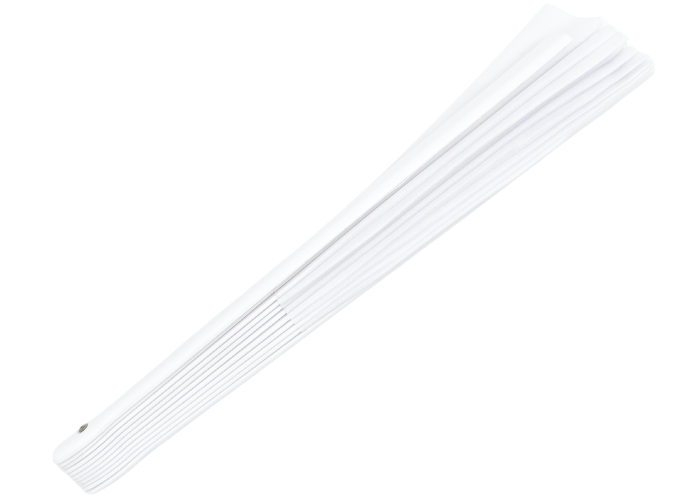 Hvid gymnastikvifte. Oplev elegance og effekt på opvisningsgulvet med vores gymnastikvifte. Denne vifte fås i flere forskellige farver, så du kan vælge den, der passer bedst til din stil og optræden. Når viften er udslået, måler den imponerende 60 cm