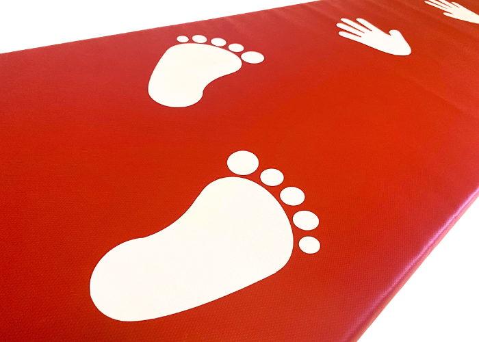 Vejrmølle måtte med hænder og fødder.

Til indøvning af vejrmøller og placering af hænder og fødder.